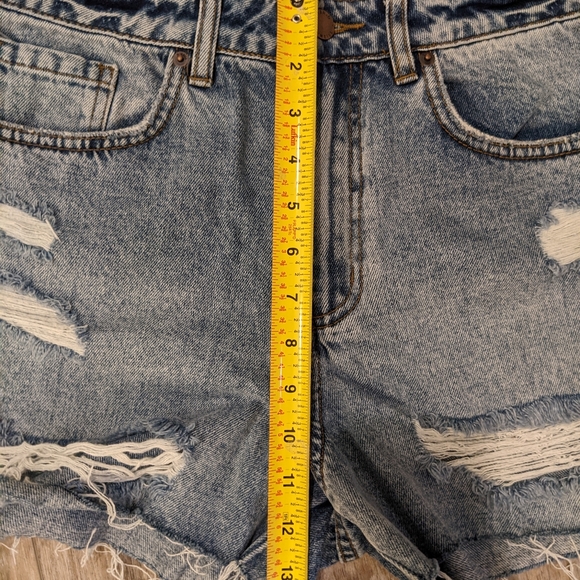 NWT, O'Neill Angus Ripped Denim Shorts, Size 29 - Picture 6 of 7